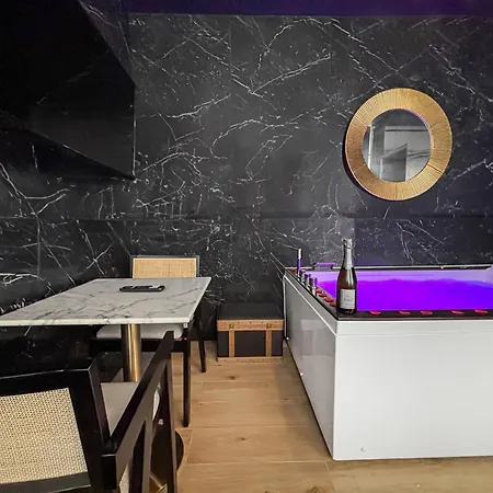 Appartement Jacuzzi Prive, Sauna & Design Chic Reims