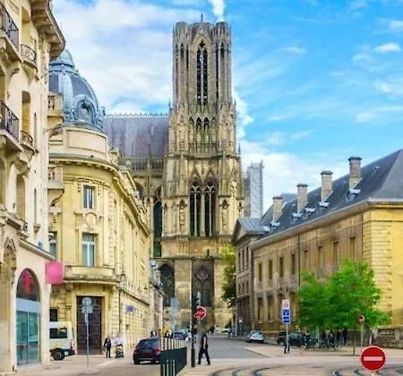 Jacuzzi Prive, Sauna & Design Chic Appartement