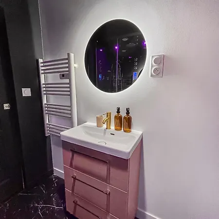 Jacuzzi Prive, Sauna & Design Chic Appartement *