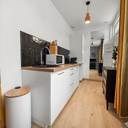 Jacuzzi Prive, Sauna & Design Chic *