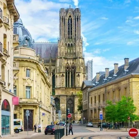 Jacuzzi Prive, Sauna & Design Chic * Reims