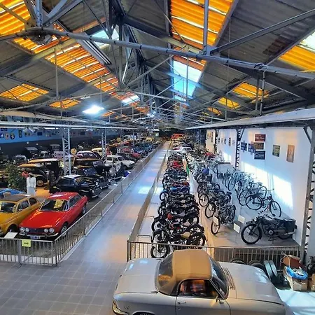 Jacuzzi Prive, Sauna & Design Chic דירה *