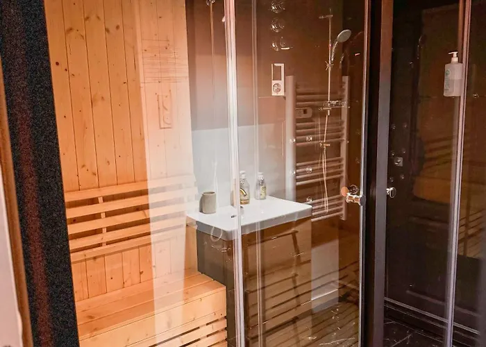 Jacuzzi Prive, Sauna & Design Chic Apartmán