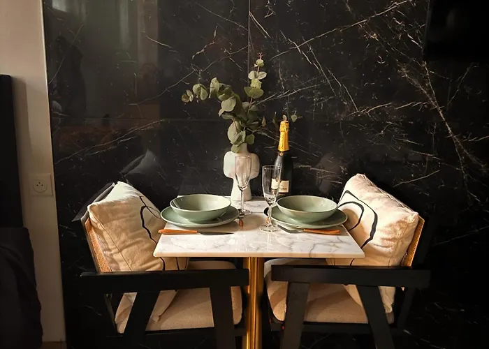 Jacuzzi Prive, Sauna & Design Chic Remeš