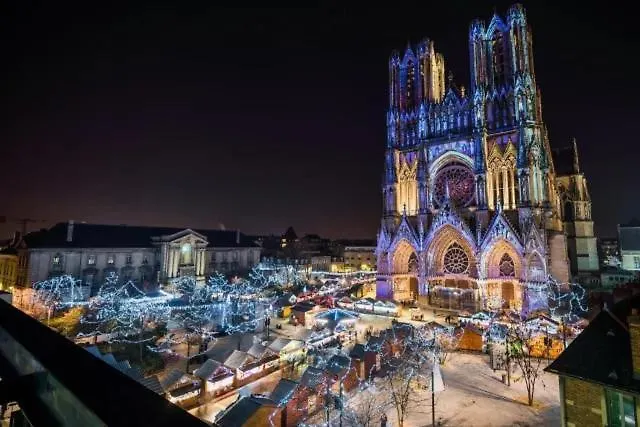 Jacuzzi Prive, Sauna & Design Chic * ריימס